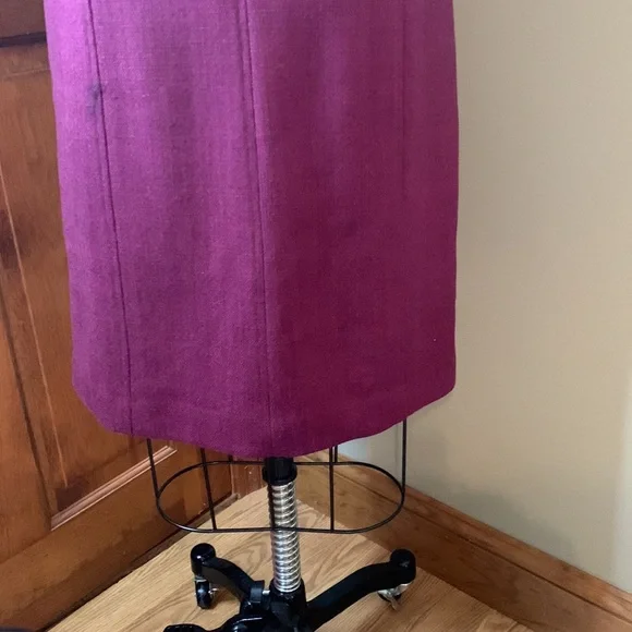 EUC Ann Taylor 100% wool Fitted sleeveless dress size 4 Empire waist full lined. - Picture 7 of 7